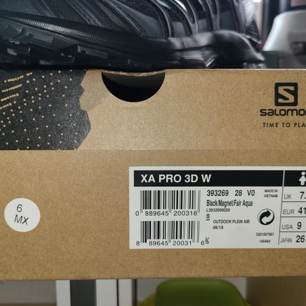 Salomon Hiking Shoes - Picture 2 of 2